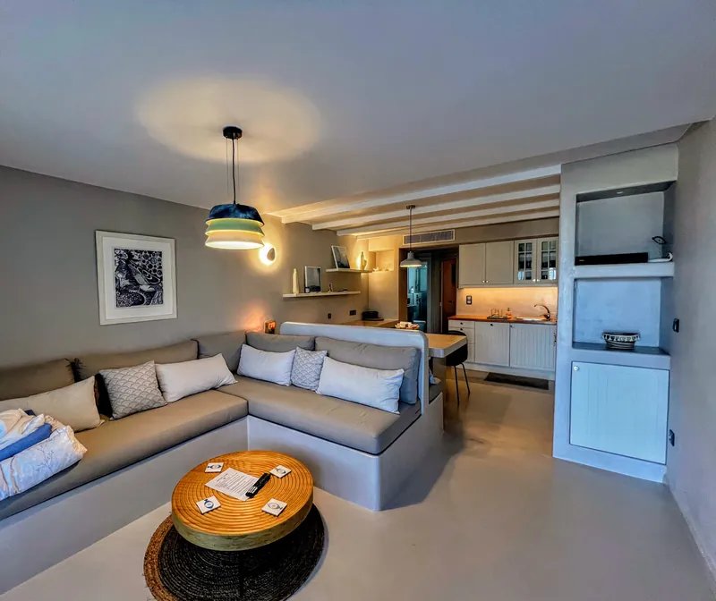Elements – Air & Water Apartment