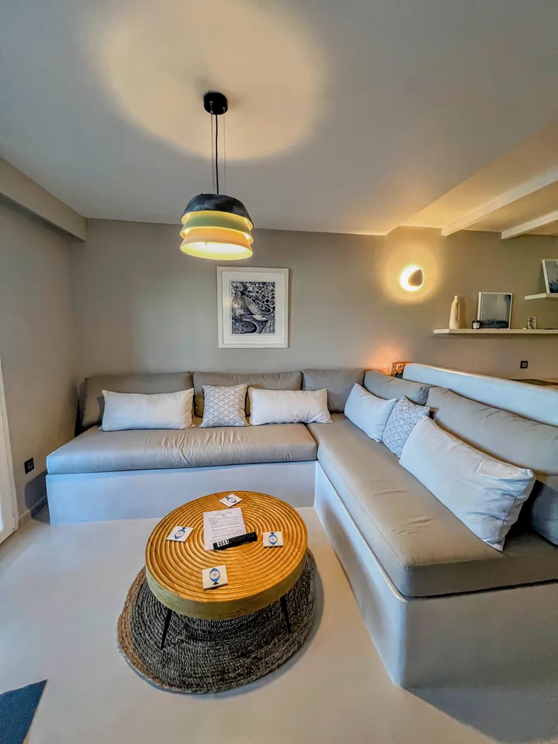 Elements – Air & Water Apartment